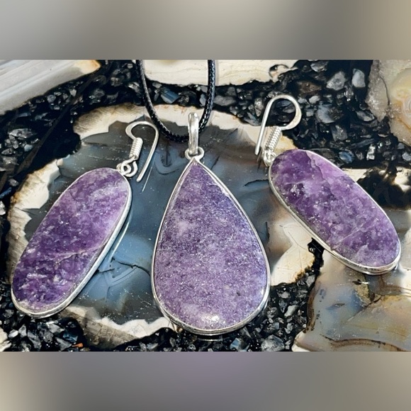 “The Peace Stone” Lepidolite Pendant & Earrings Set - Picture 11 of 17
